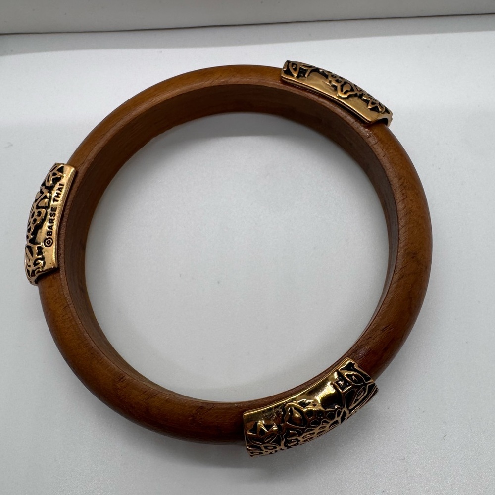 Barse Thai wooden bangle bracelet with gold-tone decorative panels - Picture 5 of 10